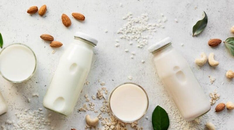 Cashew Milk vs Almond Milk