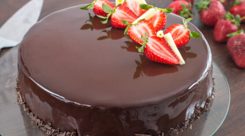 Chocolate-Strawberry-Cake