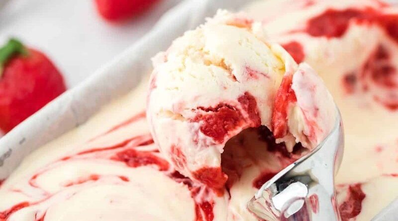 Strawberry-Cheesecake-Ice-Cream